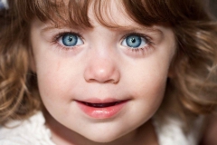 closeup-blue-eyed-girl