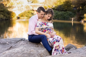 Mom-and-dad-admiring-baby-bump