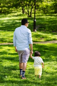 Family-photographer-father-son-central-park