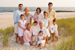 Family-photographer-on-location-at-beach
