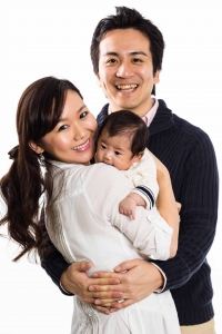 dad-mom-new-baby-portrait