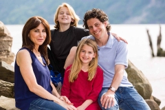 family-photography-family-at-beach