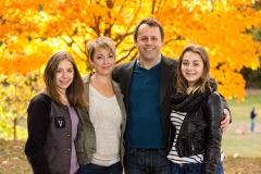 family-portrait-central-park-gold-leaves