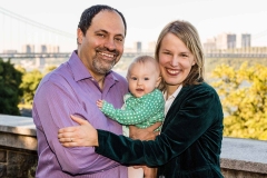 mom-dady-baby-george-washington-bridge