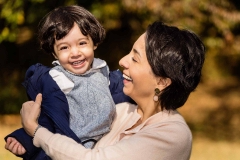 mom-daughter-playing-in-central-park