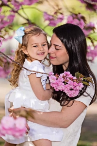mother-daughter-riverside-park