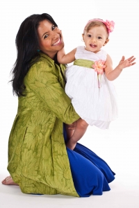 studio-photograph-mom-daughter-colorful
